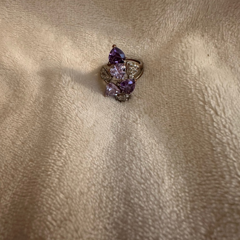Rare VintageElegant Purple Gemstone Ring - Picture 2 of 3